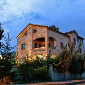 Uchisarstonehouse